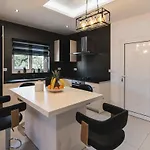 G-Ammos 5 Star Villa By Elite Daire