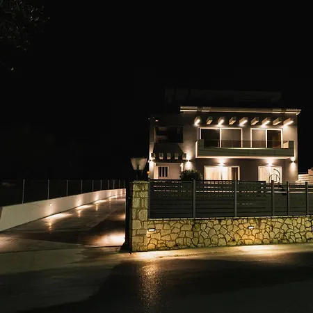 G-Ammos 5 Star Villa By Elite Tragaki